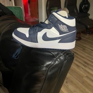 Nike Air Jordan Mid in Dark Blue and White